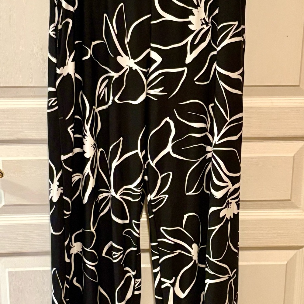 La Blanca Black and White Floral Wide Leg Pull On Pants